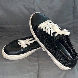 Sam Edelman Womens Black Leather super cute woven details on the sides size 9